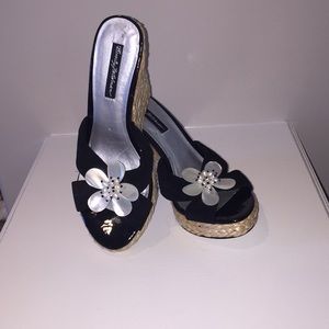 Beverly Feldman - Wedges. Like new!